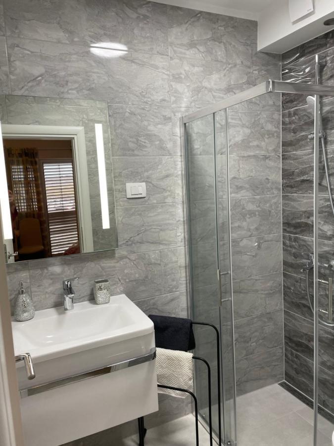 וודיצה Apartments Miriam Srima מראה חיצוני תמונה