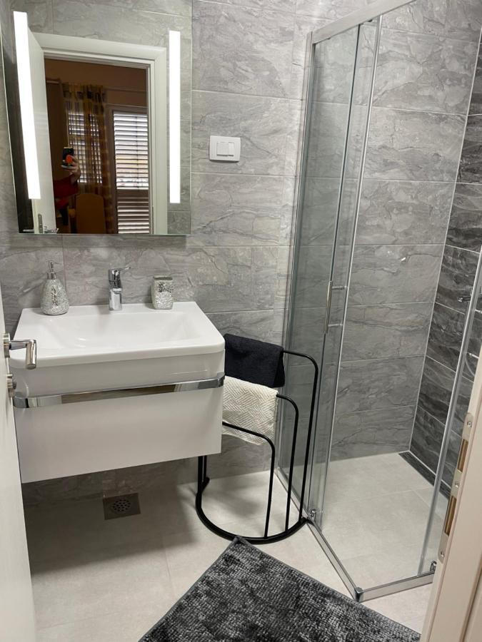 וודיצה Apartments Miriam Srima מראה חיצוני תמונה