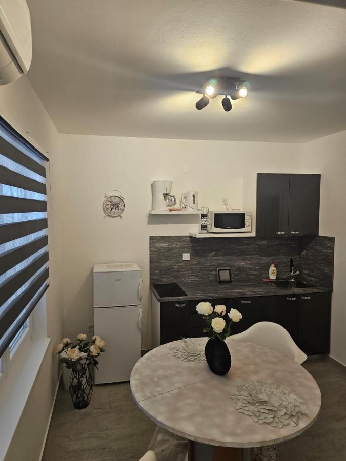 וודיצה Apartments Miriam Srima מראה חיצוני תמונה