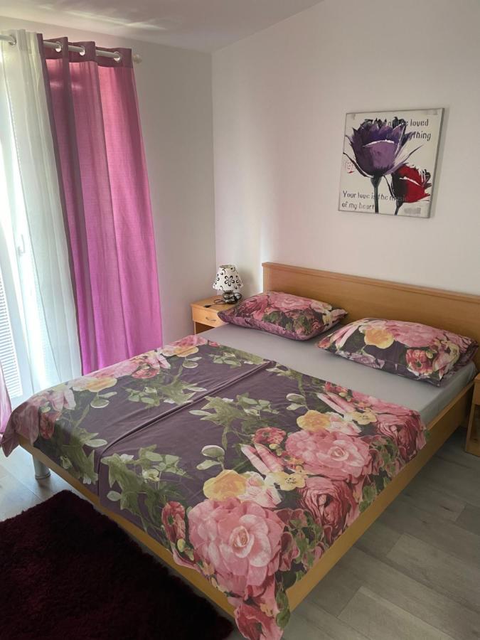 וודיצה Apartments Miriam Srima מראה חיצוני תמונה