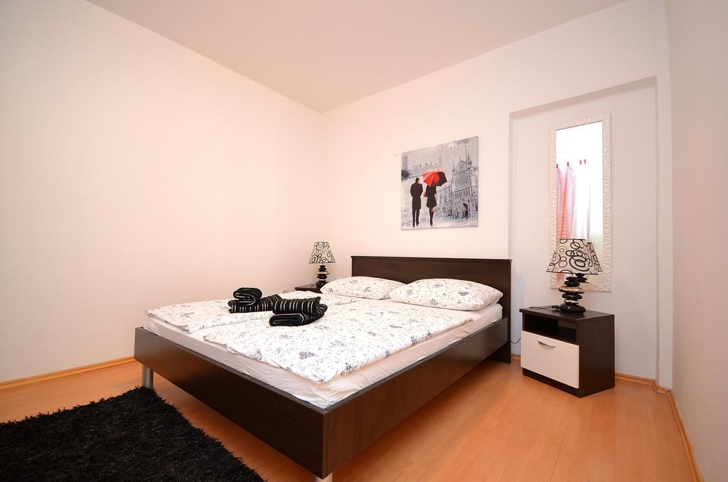 וודיצה Apartments Miriam Srima מראה חיצוני תמונה