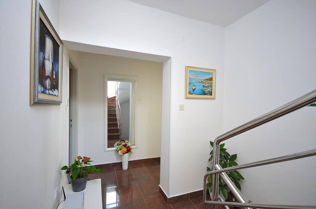 וודיצה Apartments Miriam Srima מראה חיצוני תמונה