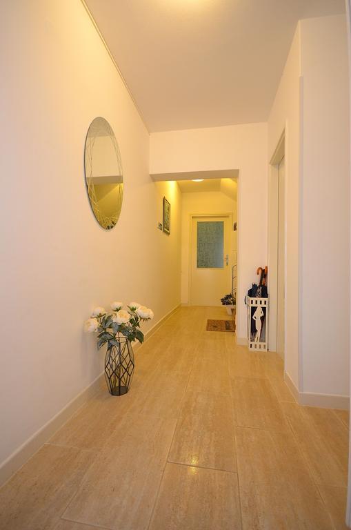 וודיצה Apartments Miriam Srima מראה חיצוני תמונה