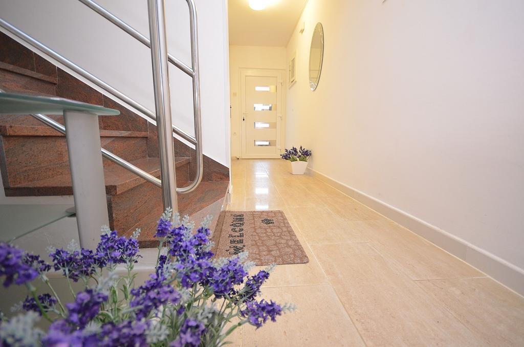 וודיצה Apartments Miriam Srima מראה חיצוני תמונה